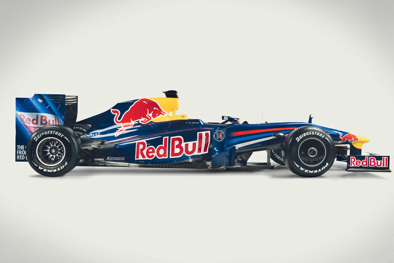 Illustration for article titled Red Bull Racing 2009 RB5 F1 Car Debuts At Circuito De Jerez, Gets Wings